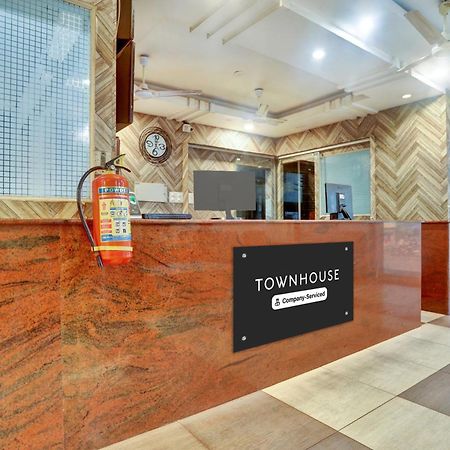 Townhouse Eluru Otel Dış mekan fotoğraf